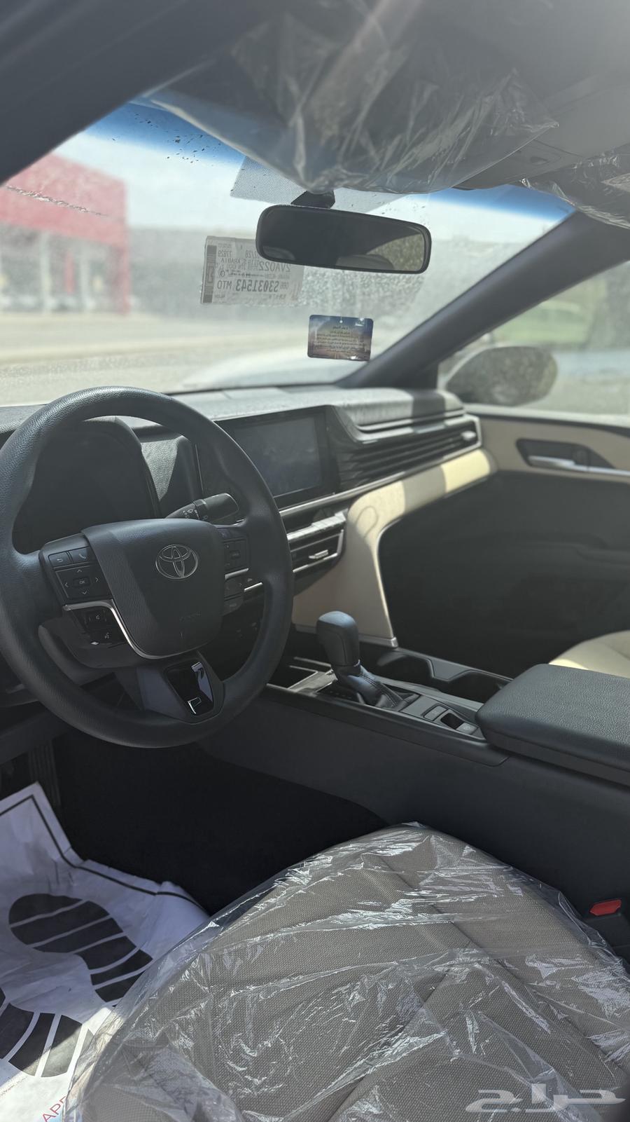 كامري 2025 E بنزين اسود سعودي ب119.000 شامل الضريبة63679098619393112