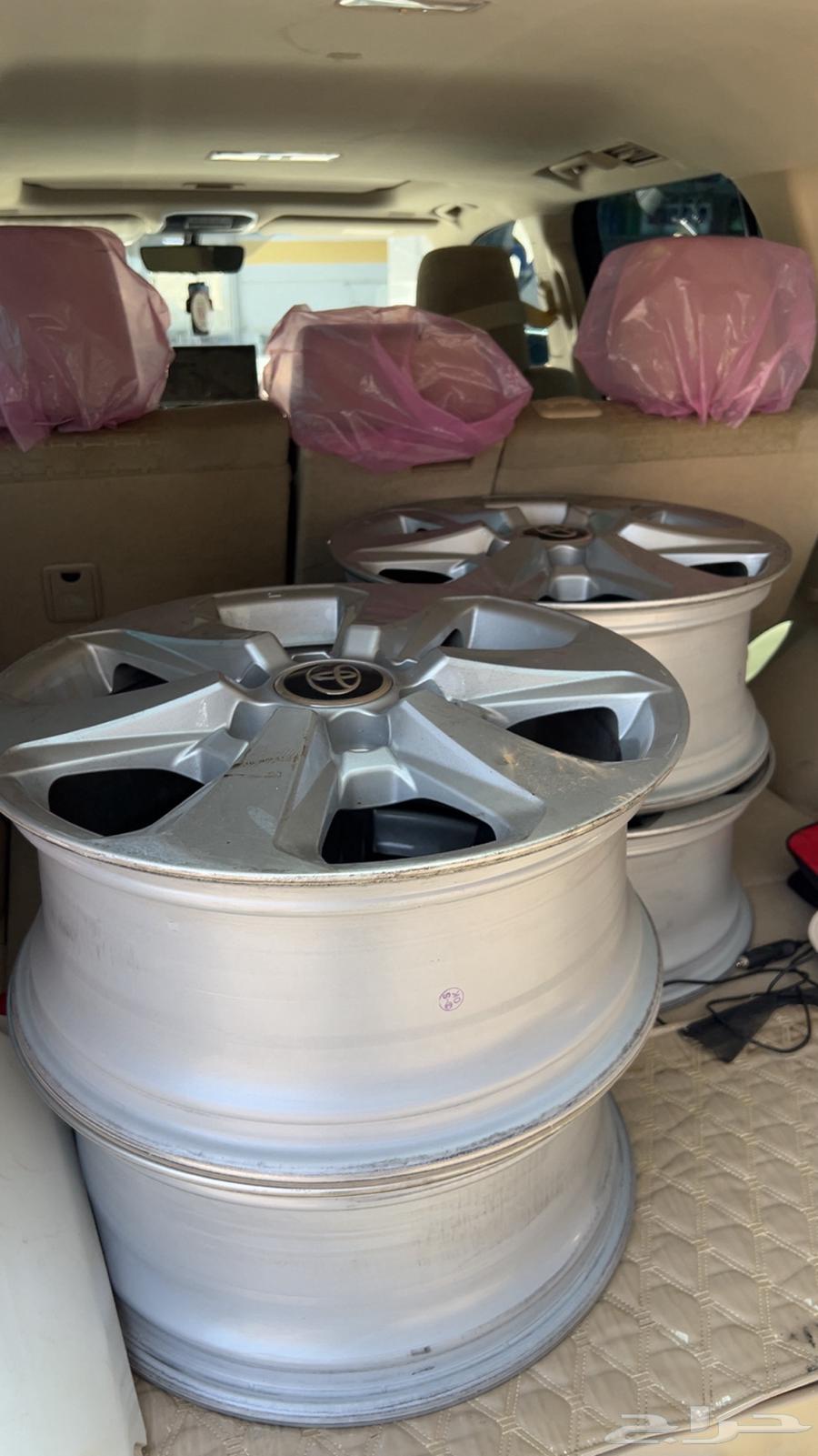 Land Cruiser Rims, 6 Studs, Size 18, Agency Condition63677239320833111