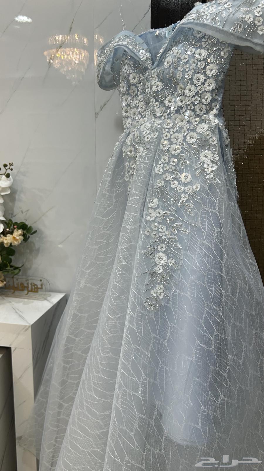 Dresses I wore once, bought them for eight hundred, selling them for two hundred riyals63655515347331112
