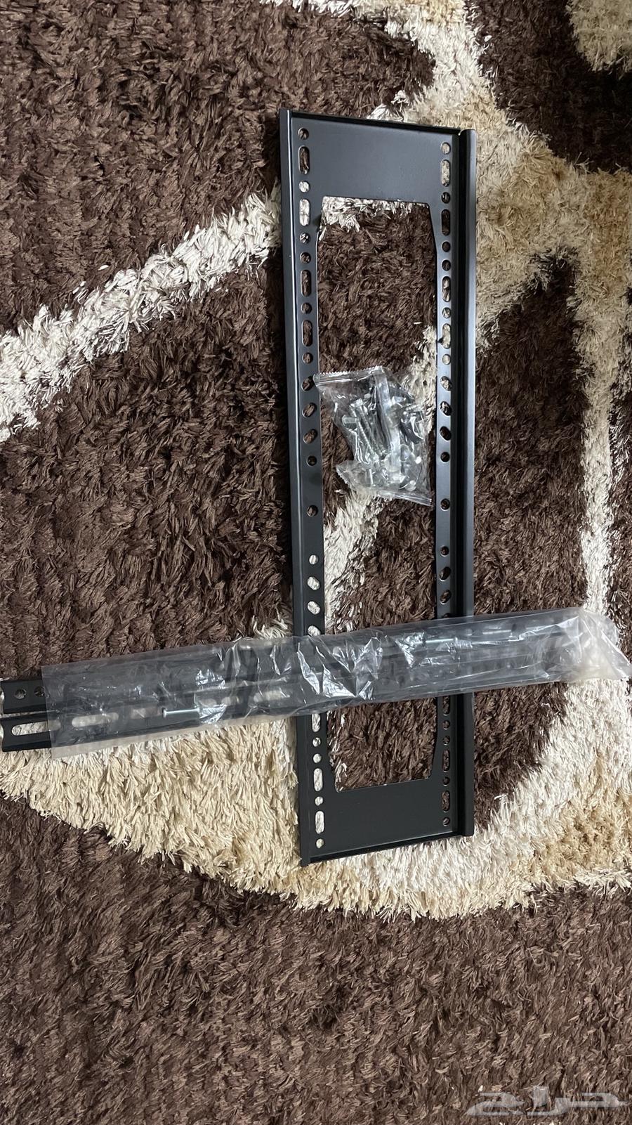 Wall-mounted 70-inch screen bracket63655327515523110