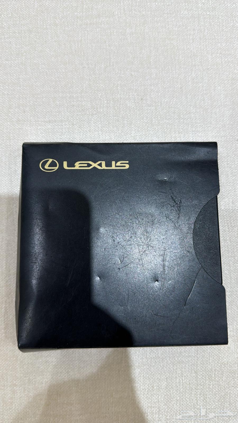 Lexus 400 CD changer from 1995 to 200063698952943362113