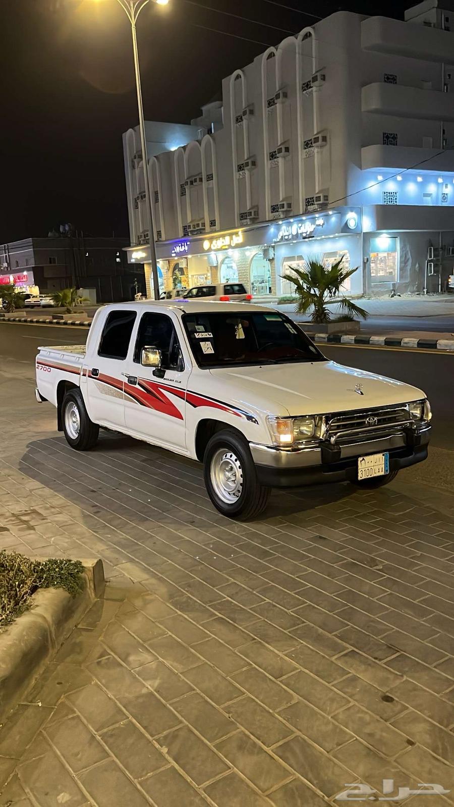 HiLux 200163679098653827110