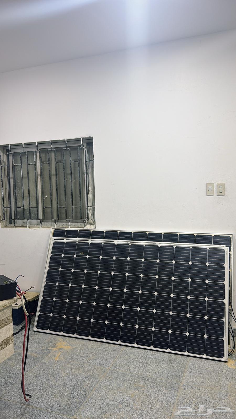 2000 Watt Inverter and Solar Panels63676620511107111