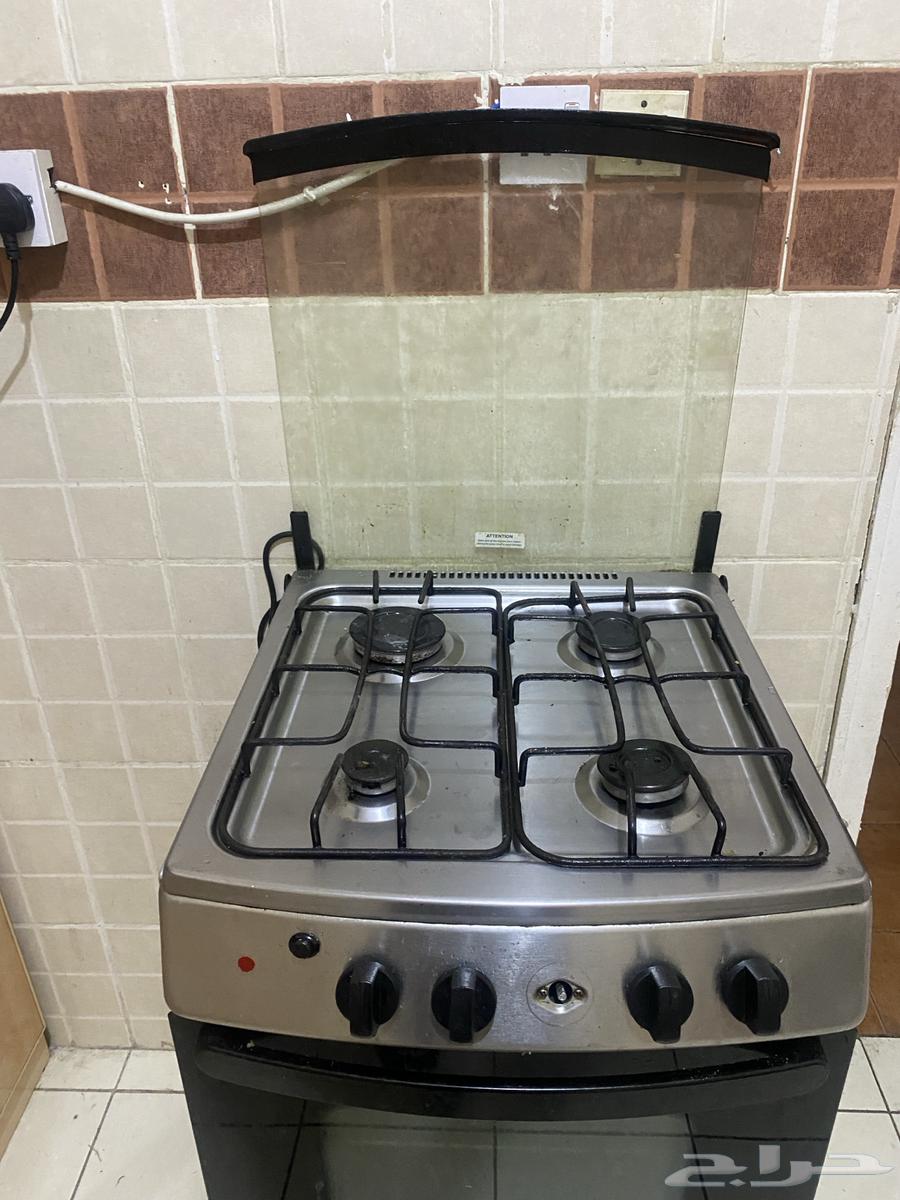 Gas stove. 4 burners, excellent, price 350 riyals63655420898819111