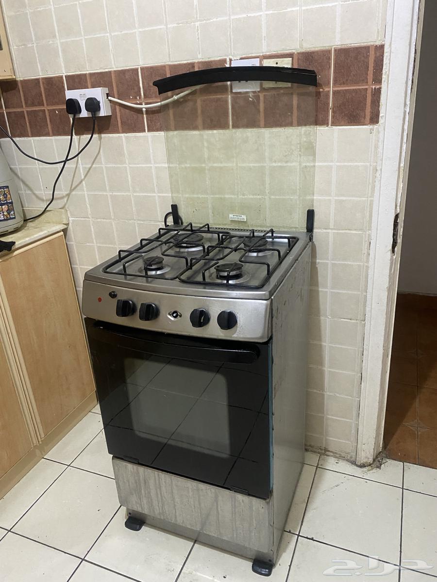 Gas stove. 4 burners, excellent, price 350 riyals63655420898819110