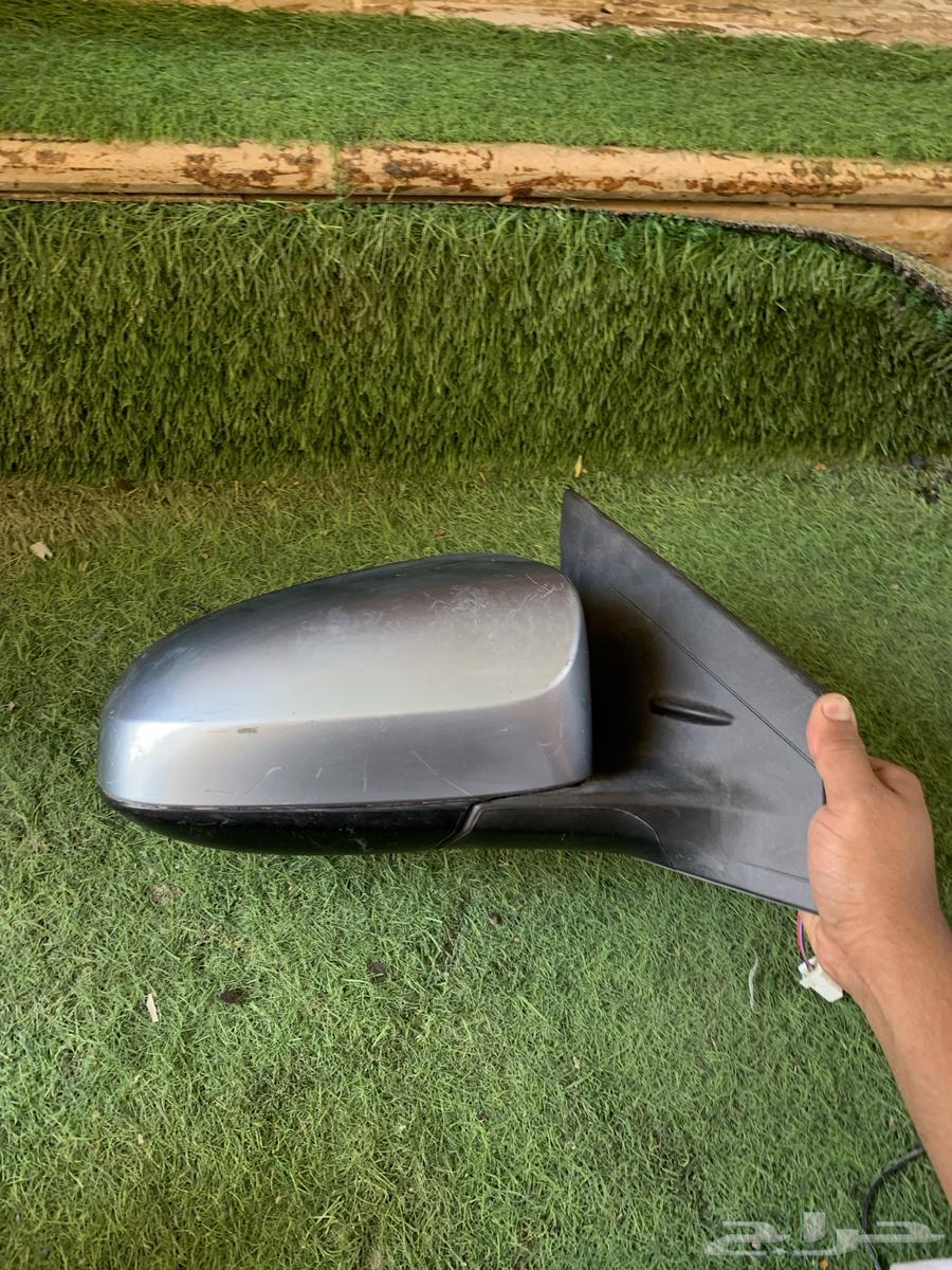 Original right-side mirror for Yaris 2014 to 2022, clean and functional, condition required63679722681987110