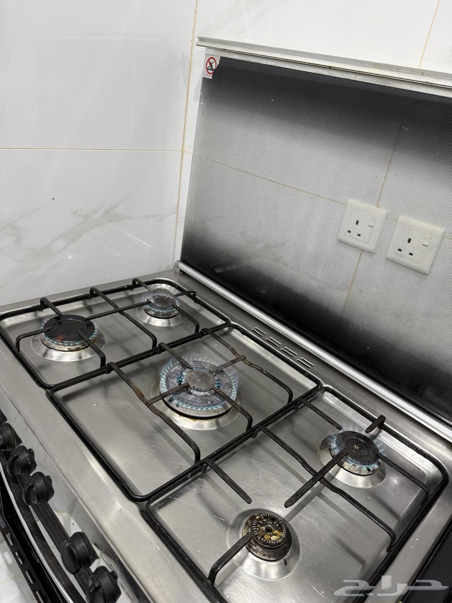 فرن وطاوله63655521668865110
