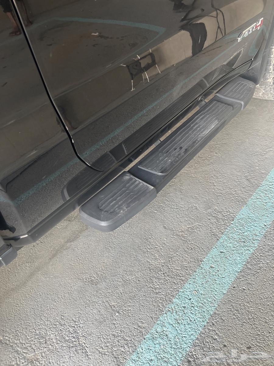 Almost new spare tire, mounted on agency pin with chassis63680884699265110