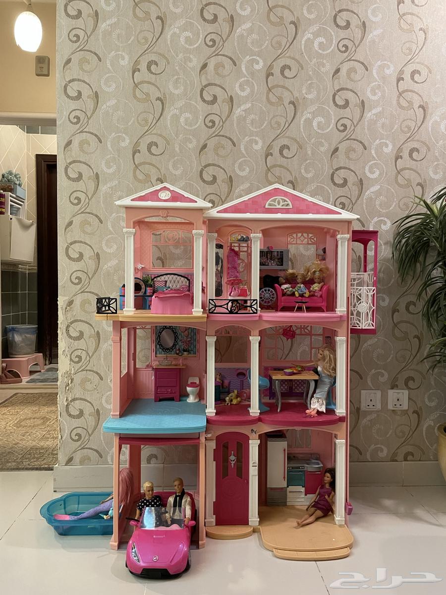 بيت باربي بكامل محتوياته في حالة ممتازه63655326078978110