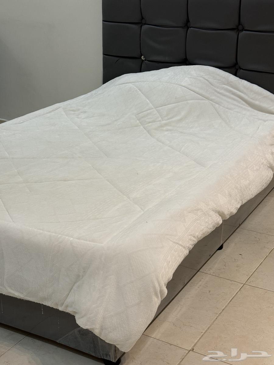 One and a half person bed with mattress63655526315522111