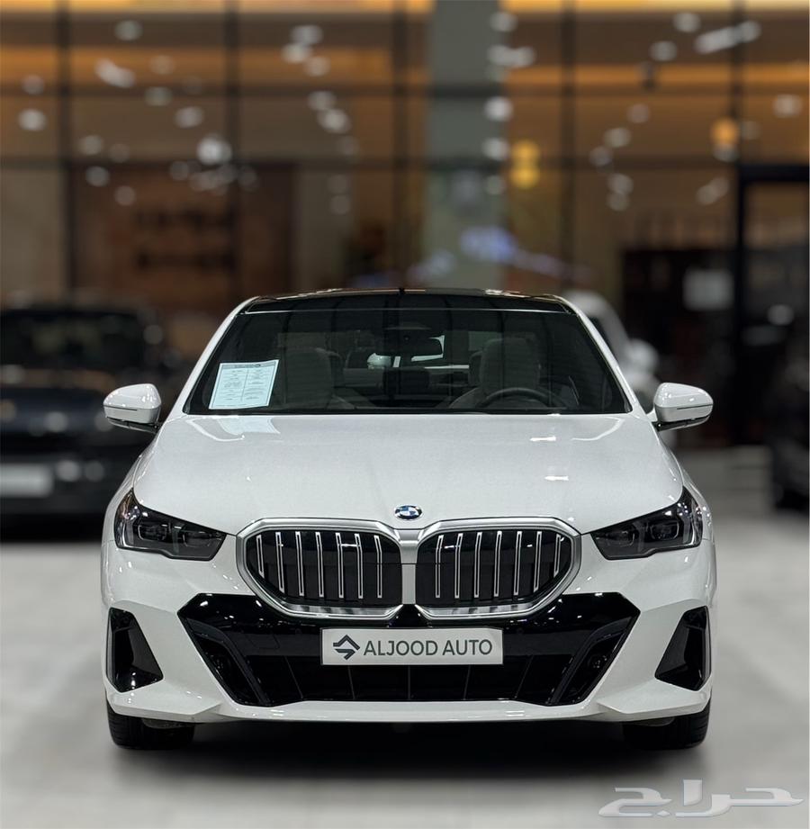 بي ام دبليو 520i M kit موديل 2024 فل كامل شبة جديد63698952394241110
