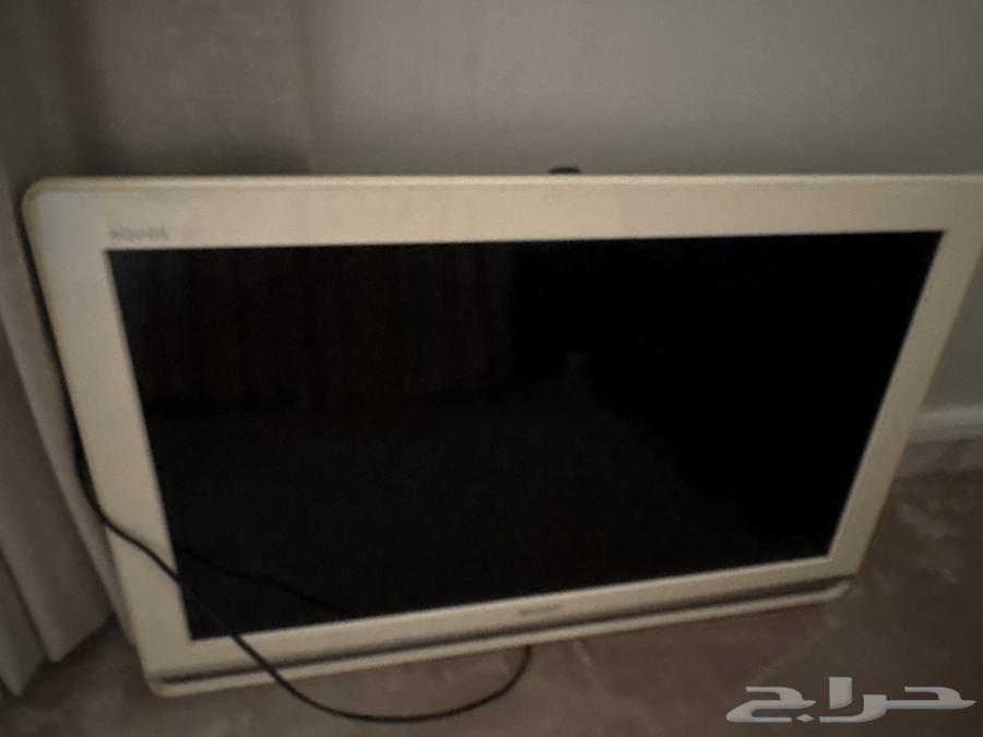 Sharp 32-inch non-smart TV, good condition, interested in selling for 50063655511731843110