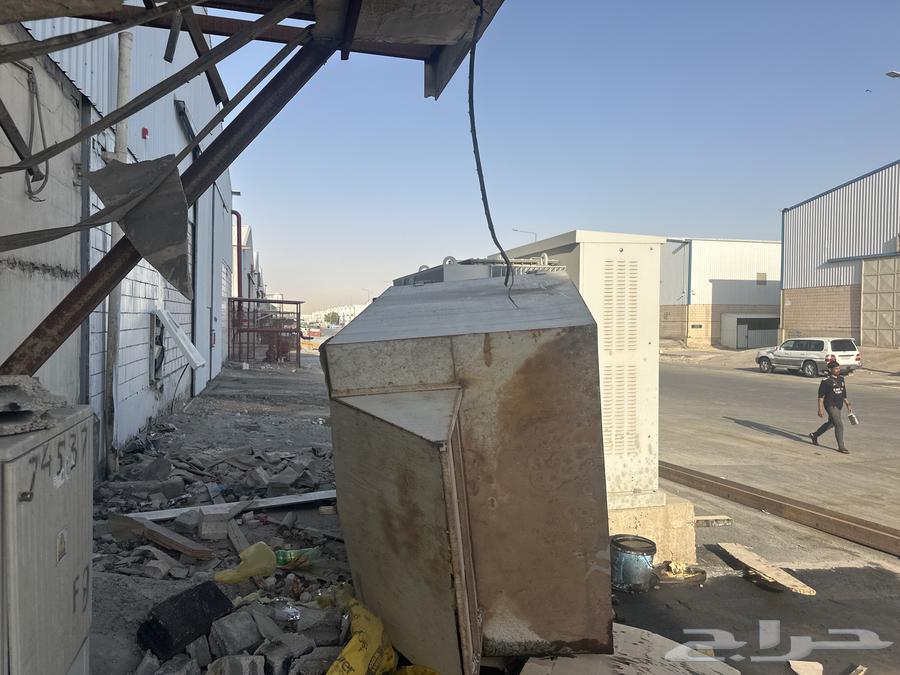Dina container and Hilux car container63672614610689111