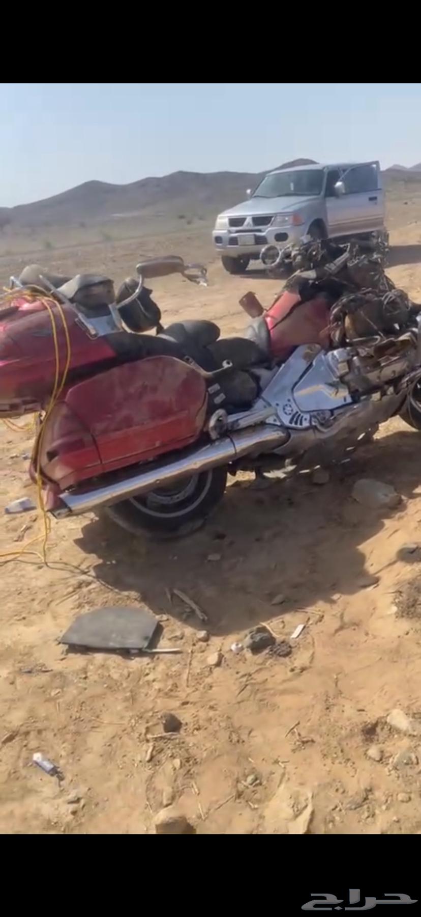 For sale, used Gold Wing motorcycle, parts from accident-damaged bike63672614506626110