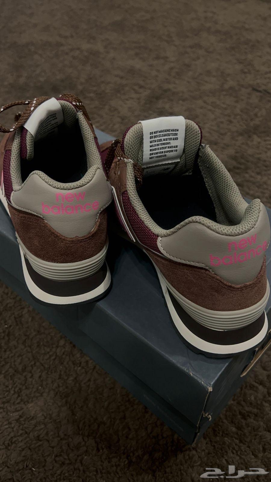 Shoes or boots size 40 or 40.563655526558979111