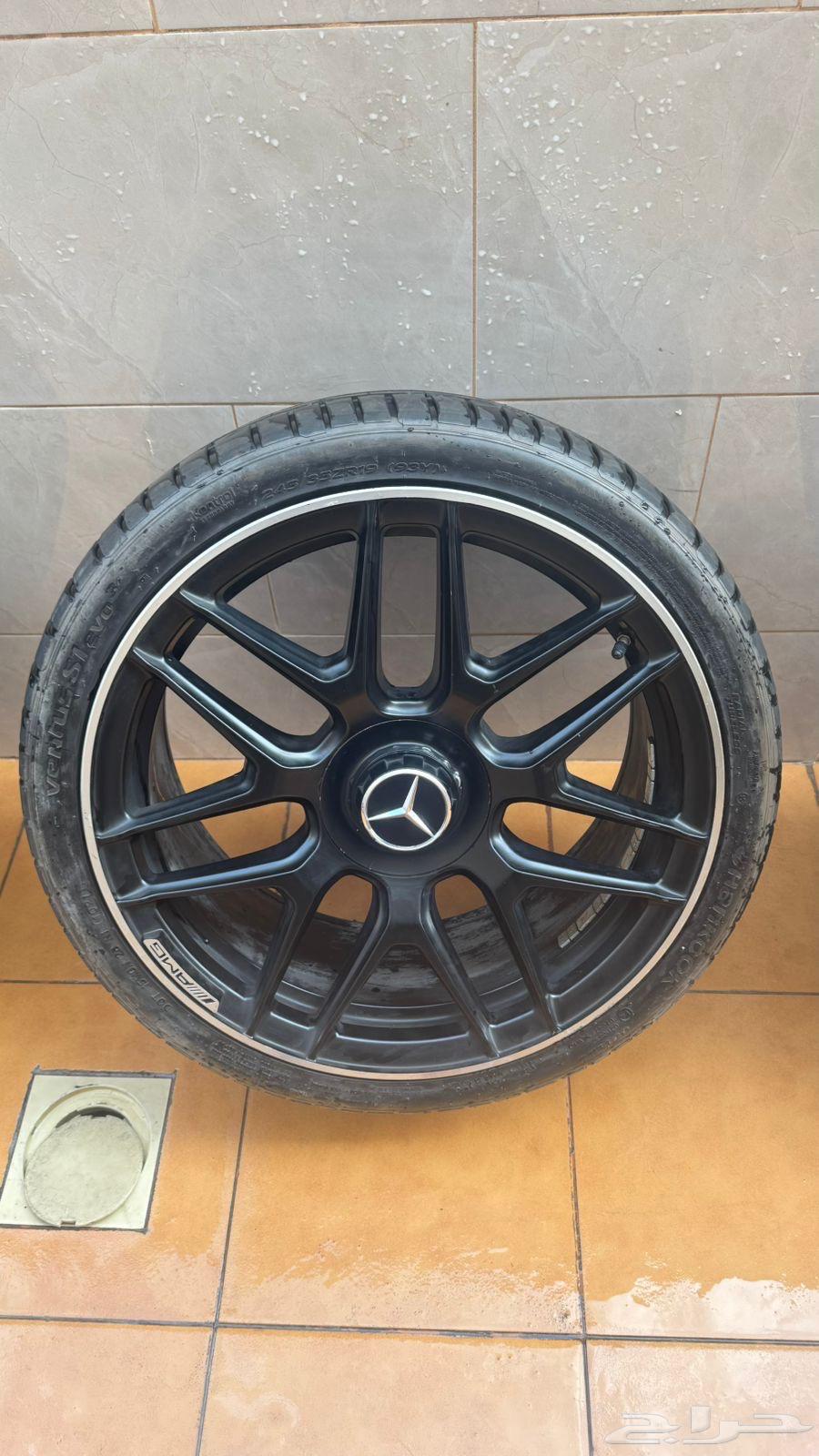 للبيع جنوط مرسيدس AMG اسود63677832201091111