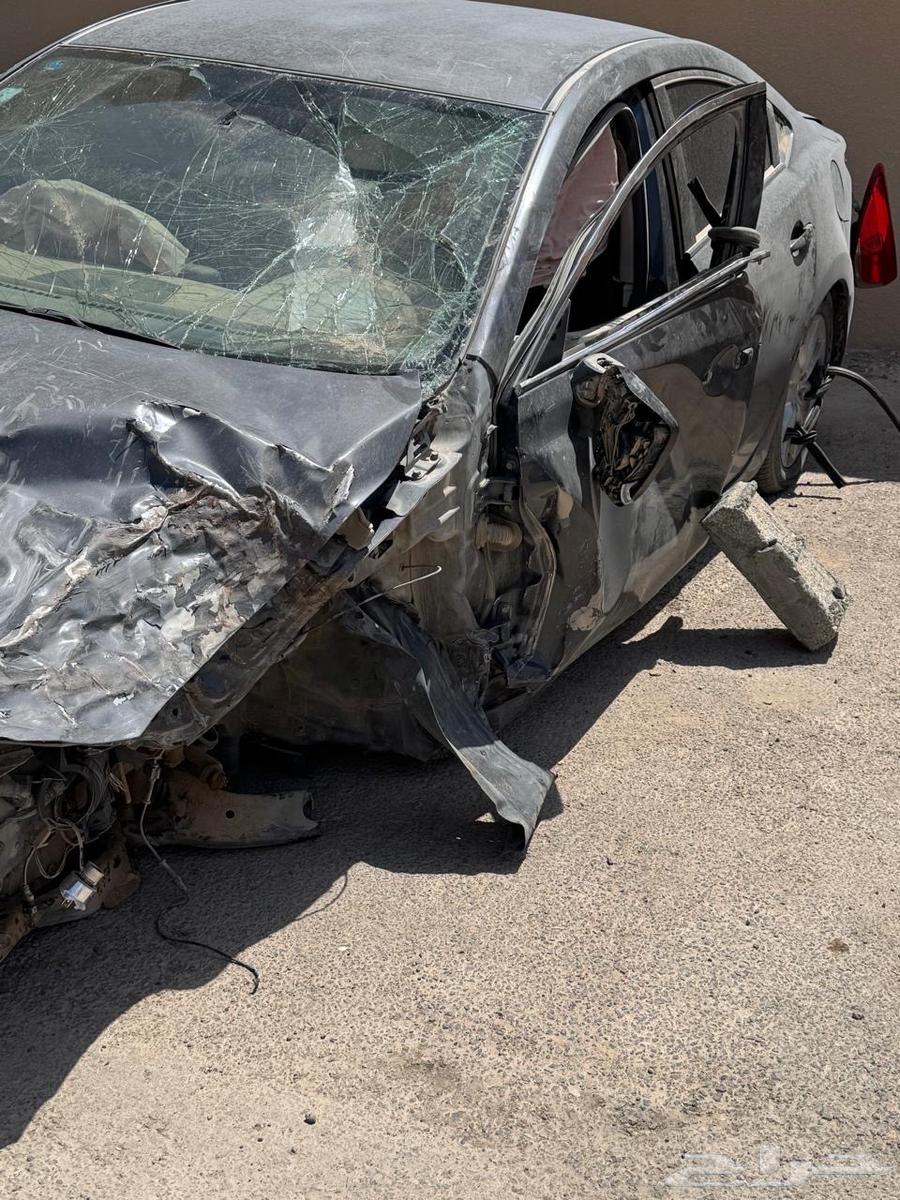 للبيع مازدا مديل 2016 مصدوم63698944818178111