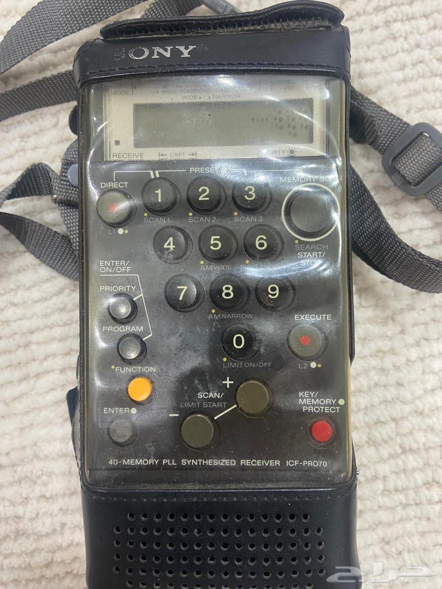 Vintage and rare Sony radio in good condition63655518618497112