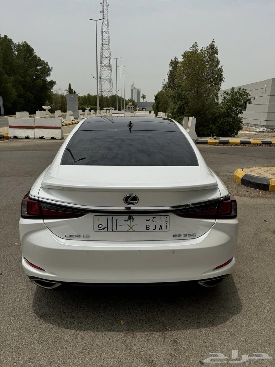 للبيع لكزس ES 2023 بريمي 6 سلندر ابيض 35063674521045763111
