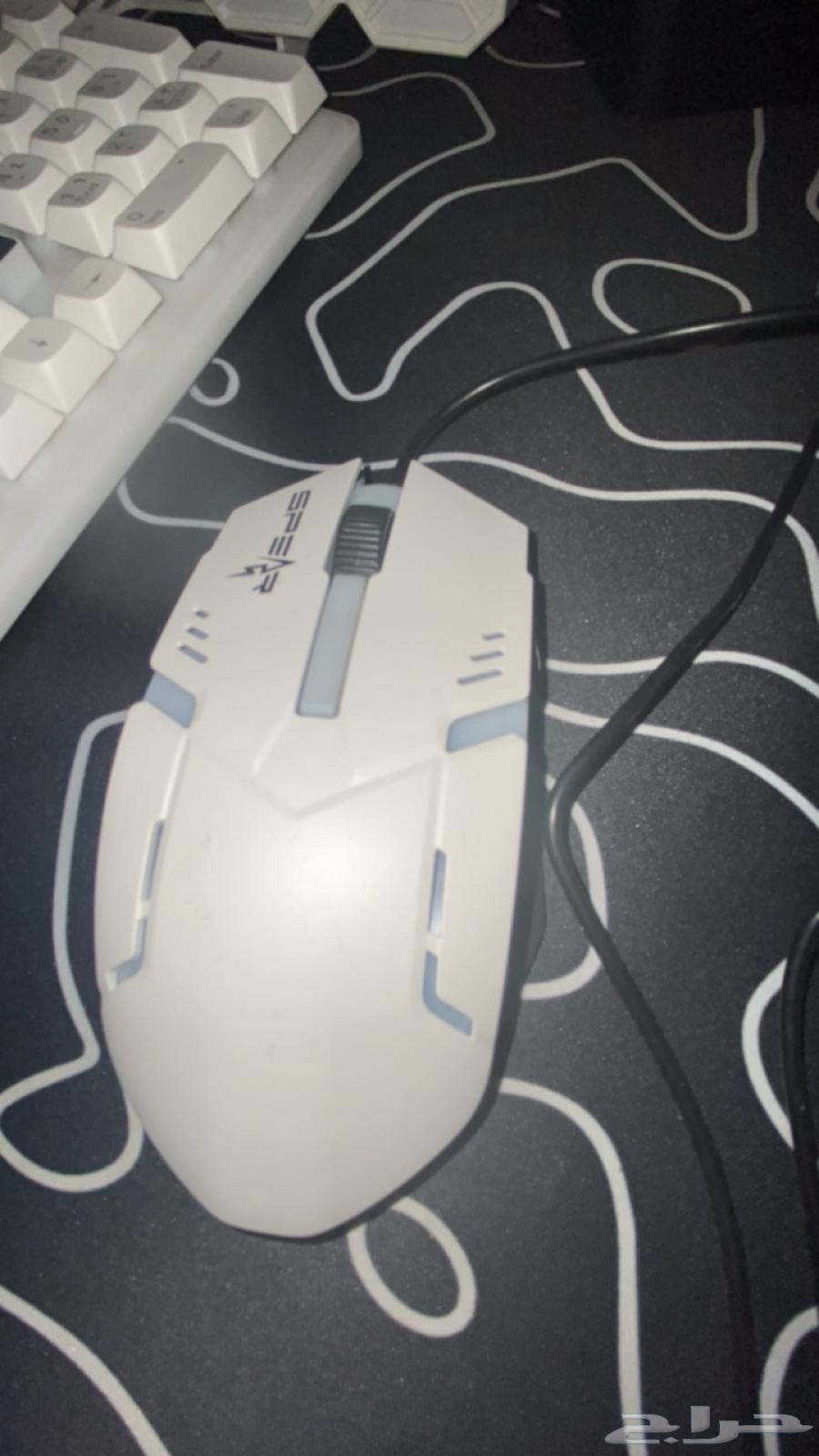 Keyboard for sale and mouse is broken after one use63667538015361111