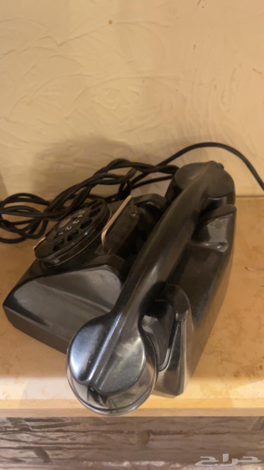 تلفونات قديمه وراديو قديم ولوحة سيارات قديمه63655612415874114