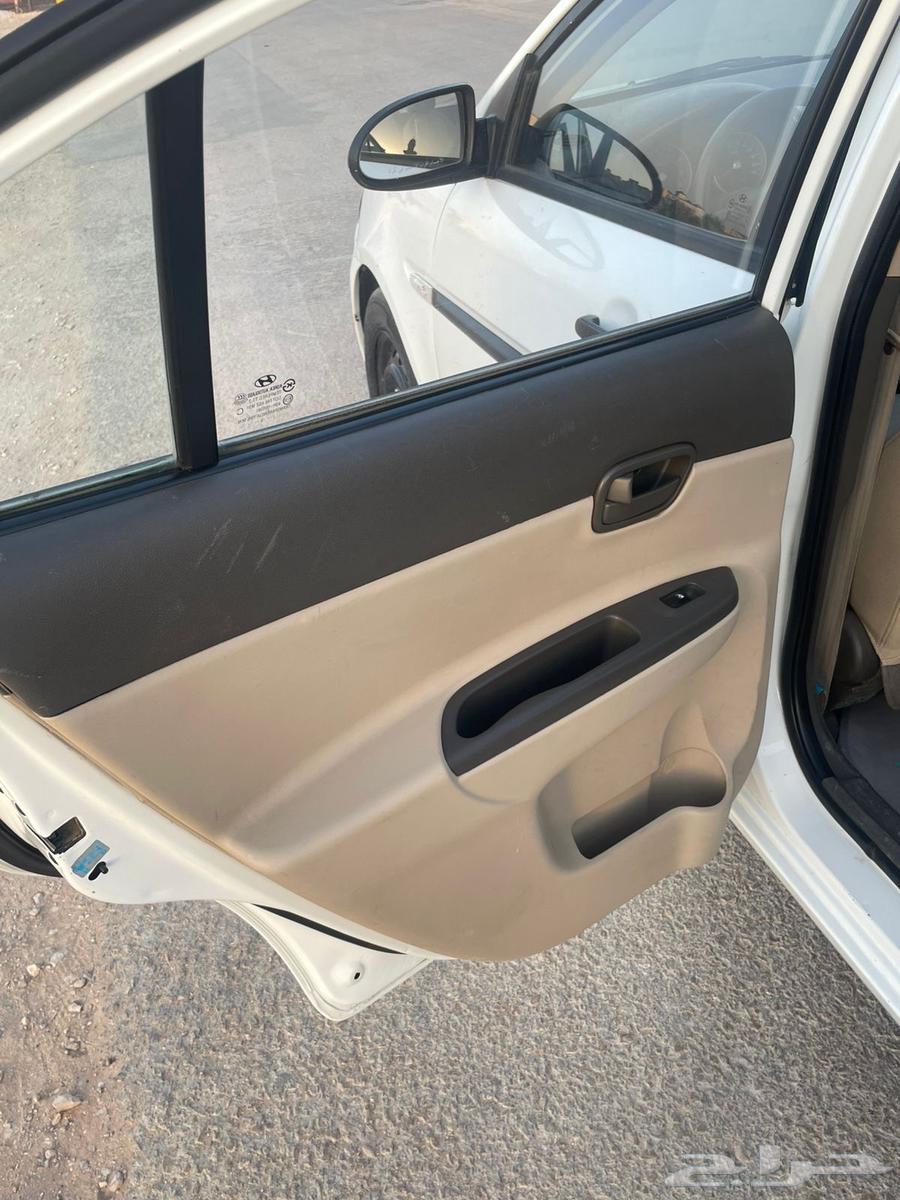 2010 Accent for sale, white, automatic transmission63699268920194114