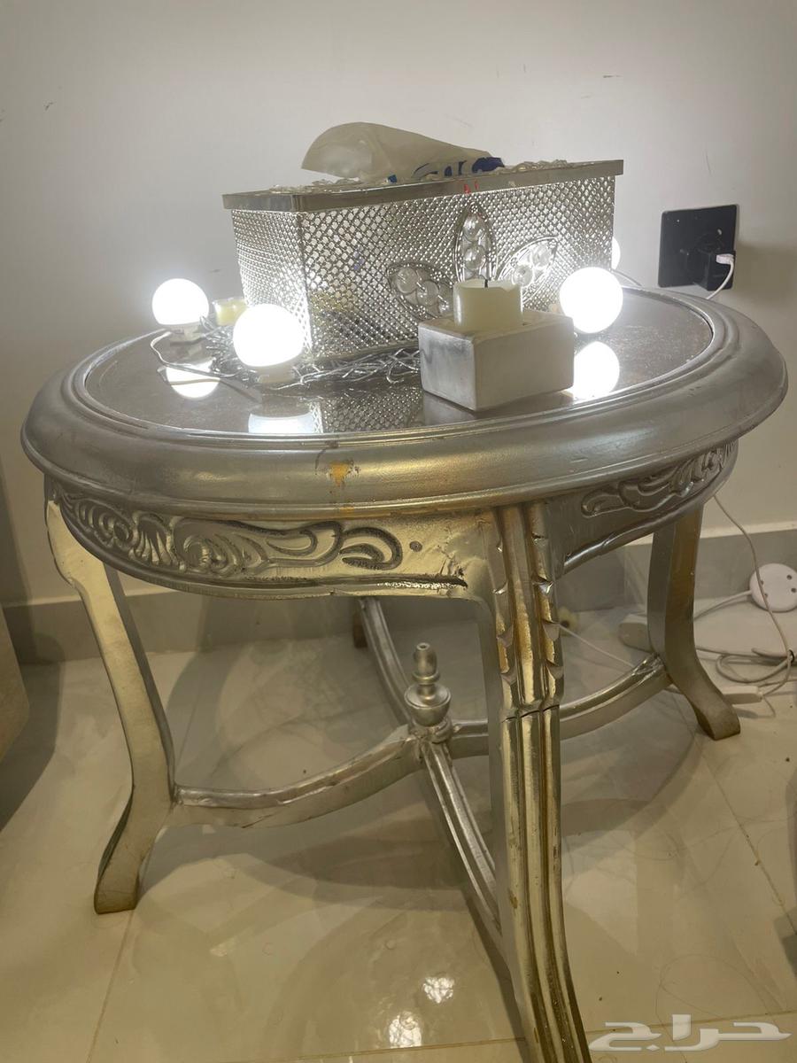 Carpet and tables for sale63656134490115114