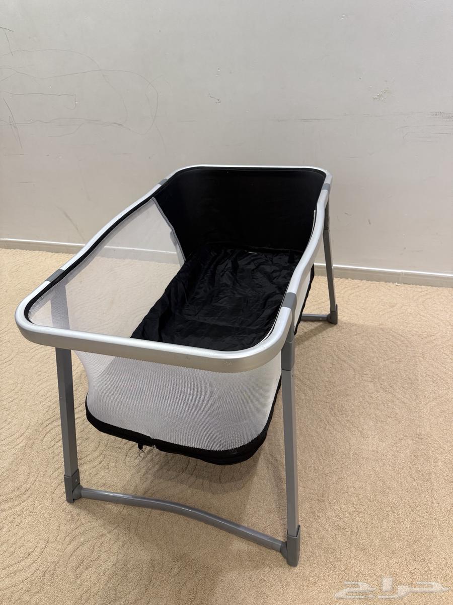 For sale baby travel cot in excellent condition, foldable and portable63656970195843110