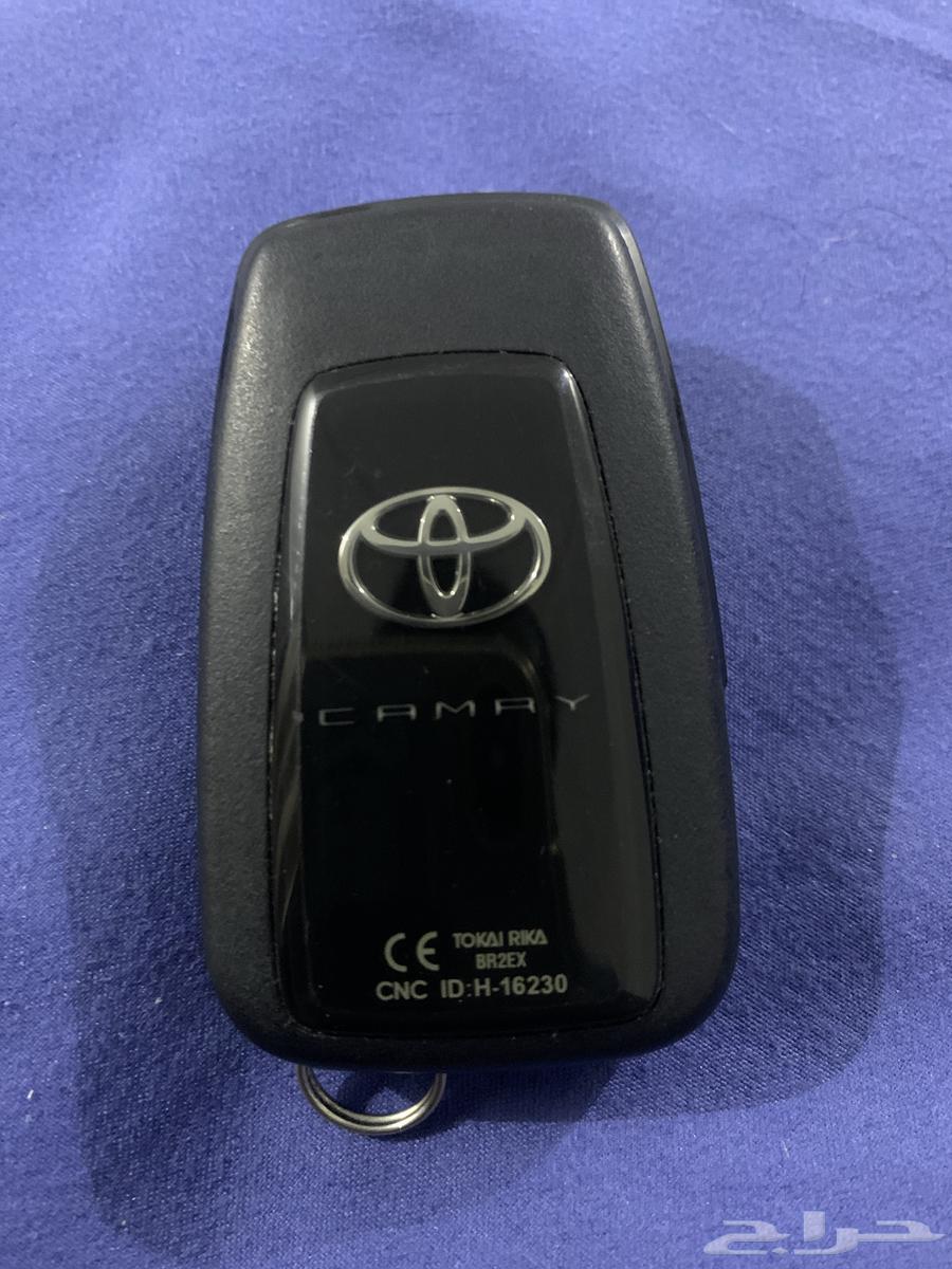 There are several Camry Hybrid and Grand i10 keys as well as Hyundai Accent63700064659714114