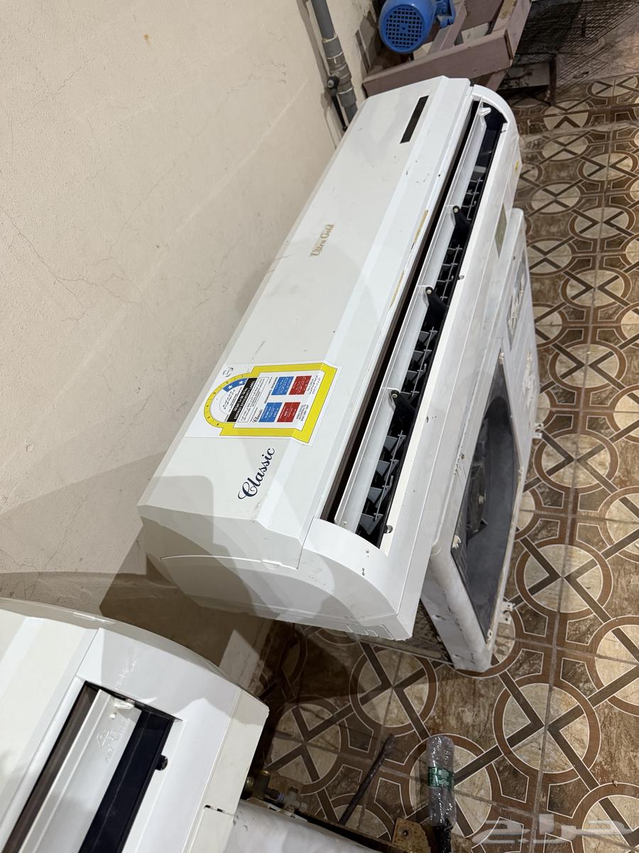 Two split air conditioners63655709630209110