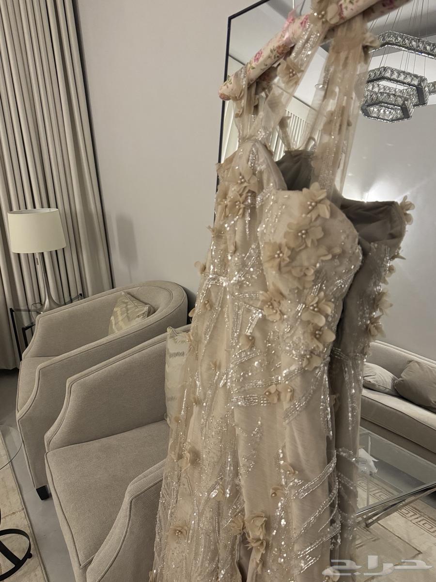 Luxurious dress for rent63655706688769112