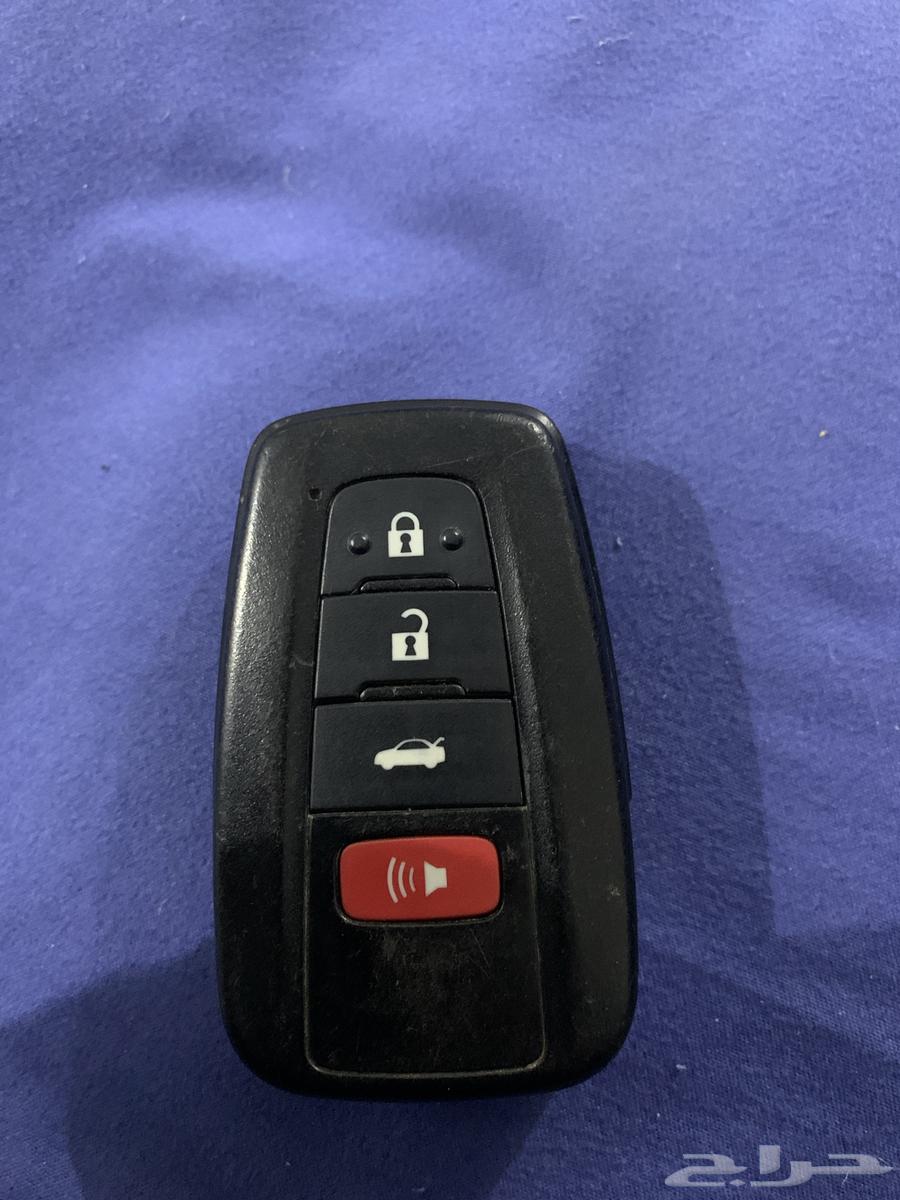 There are several Camry Hybrid and Grand i10 keys as well as Hyundai Accent63700064659714111