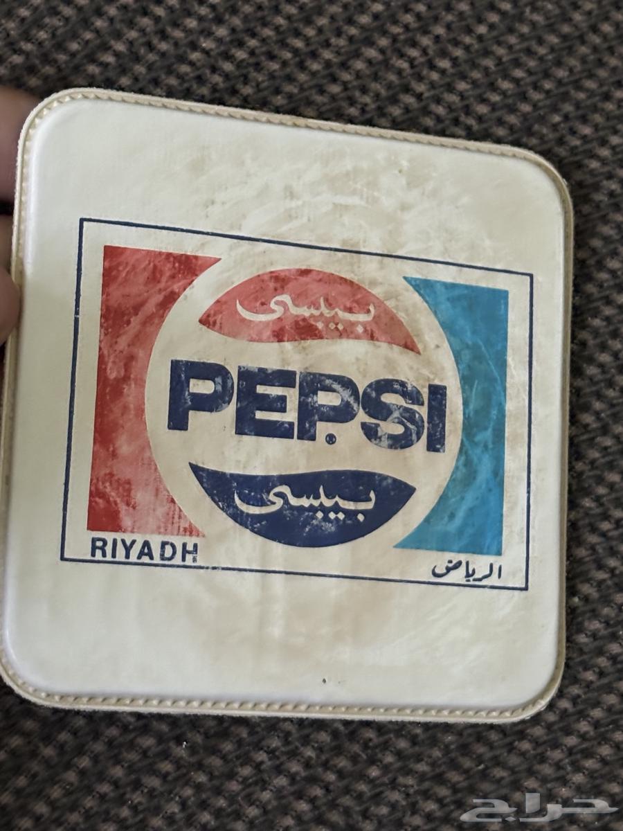 قواعد أكواب قديمه تراث للبيع63655620076161111