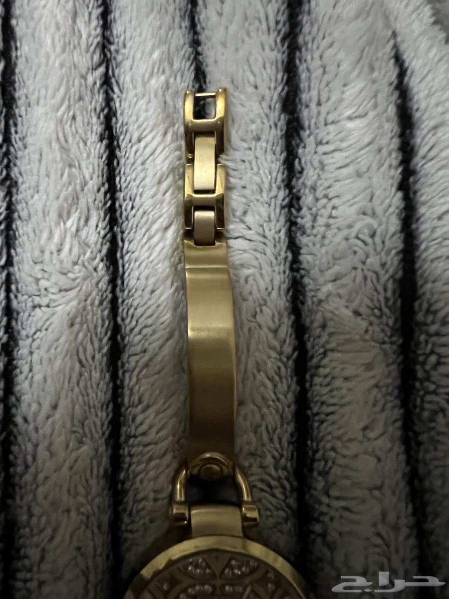 ساعه ماركه فوسيل نسائيه شبه الجديده63655622972673113