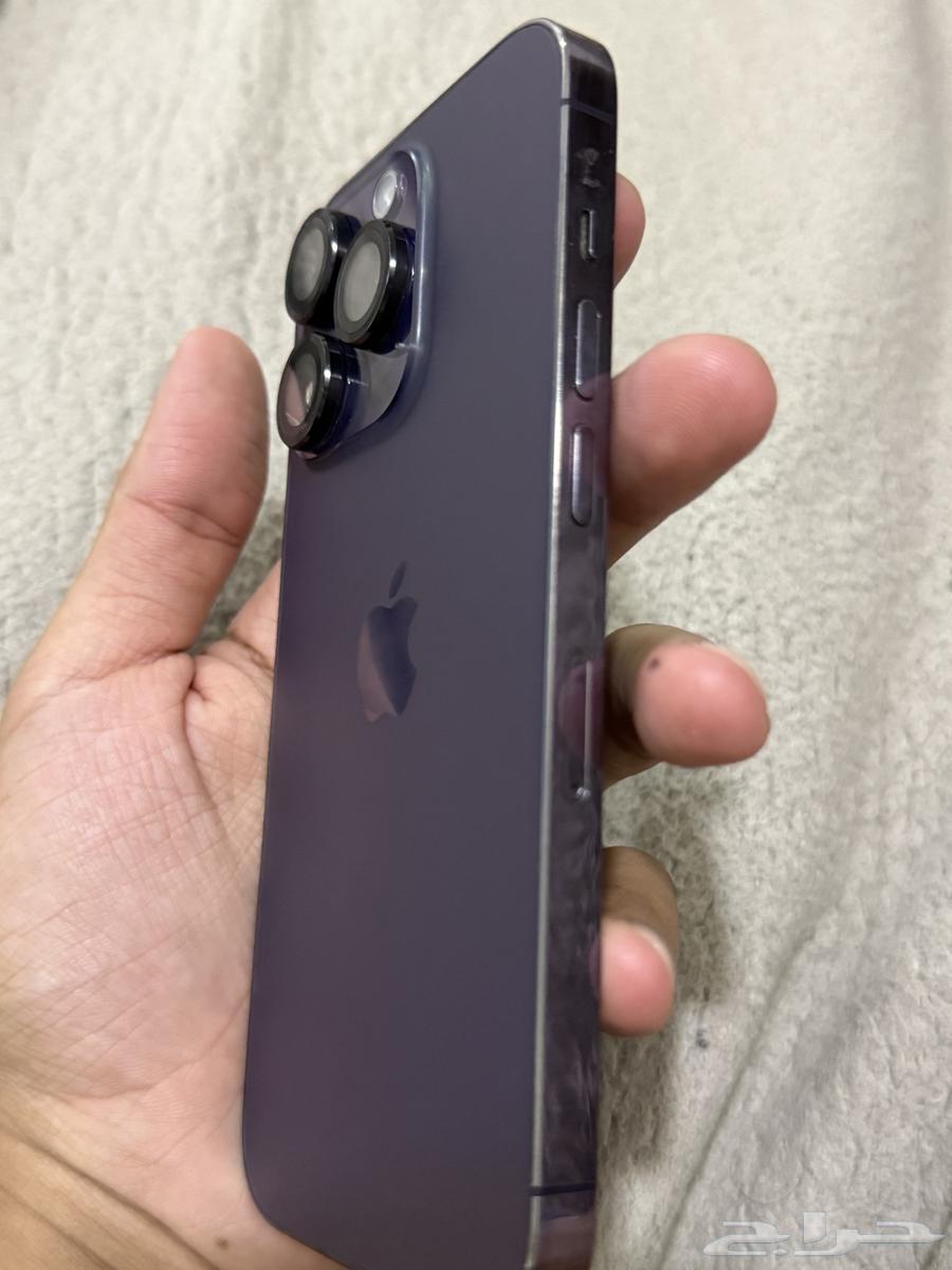 iPhone 1463657593104898112