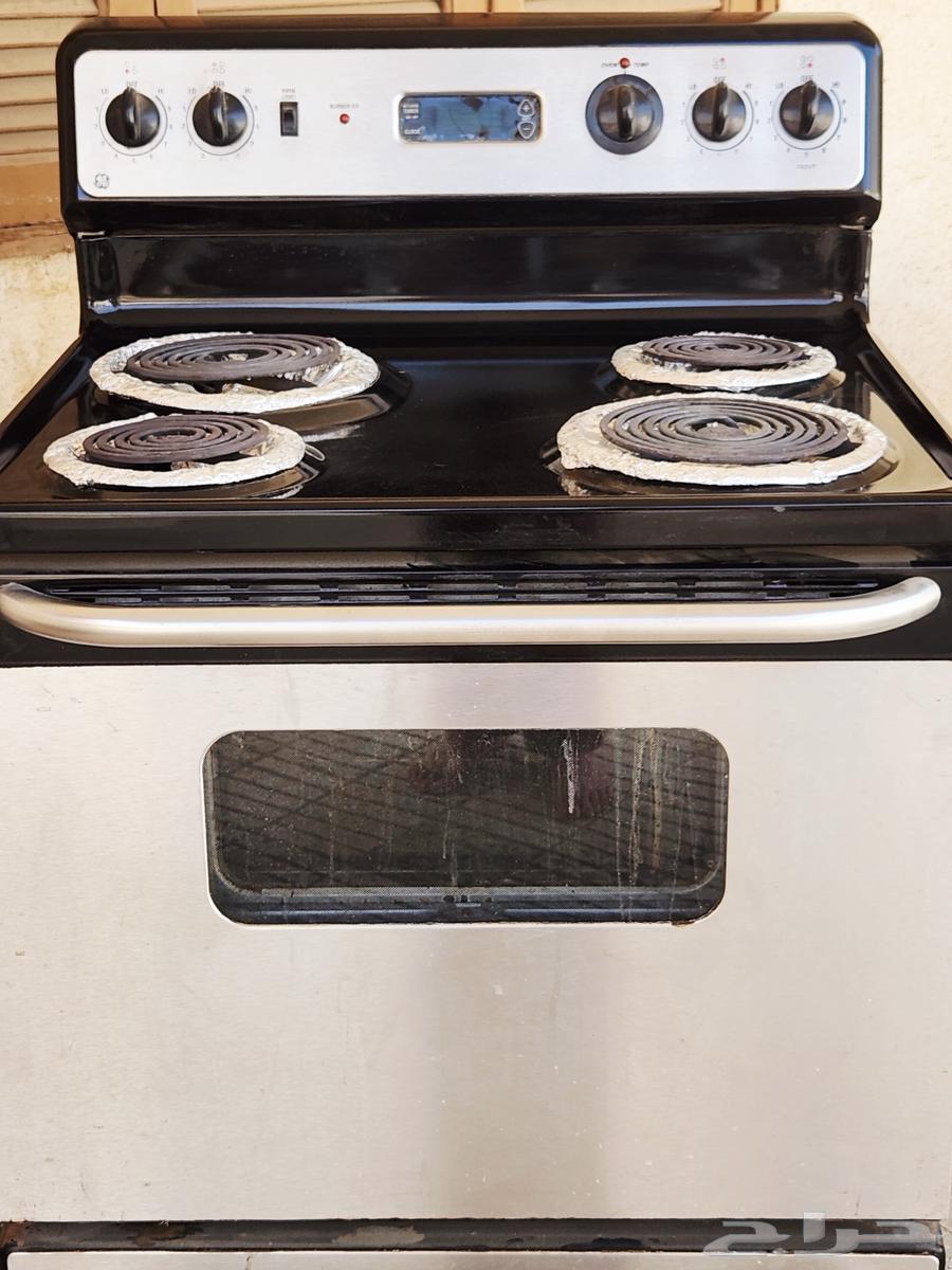 Excellent condition oven for sale at a cheap price of 150 SAR63655625756545110