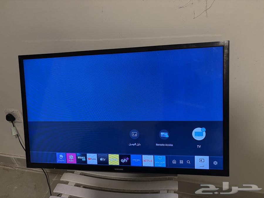 8 Used Samsung 32-inch Smart HD TVs63656618581121110