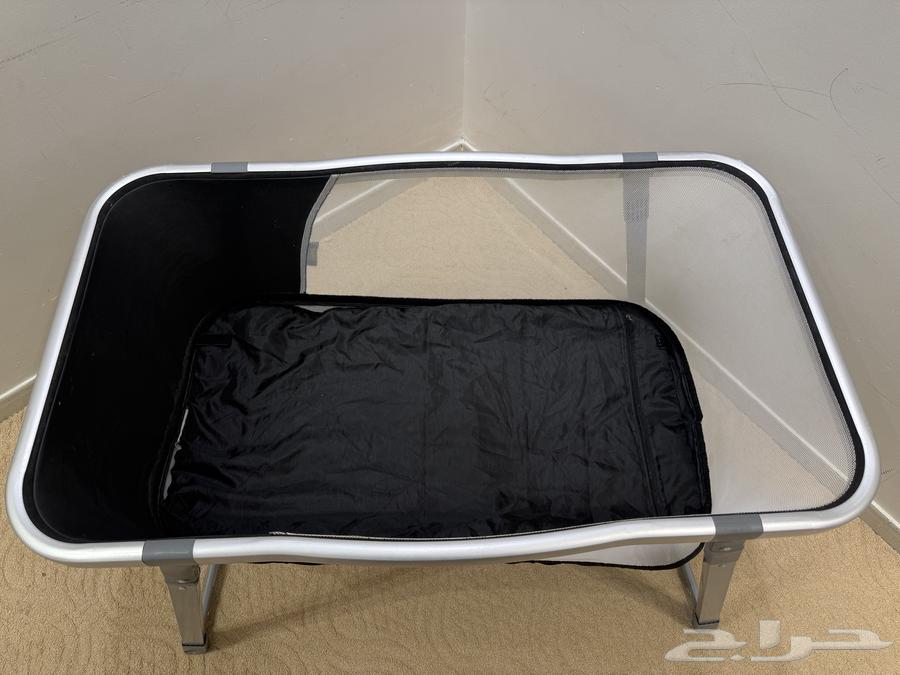 For sale baby travel cot in excellent condition, foldable and portable63656970195843112