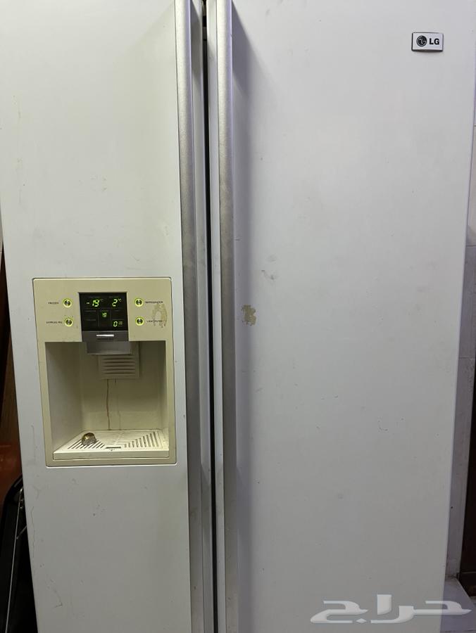 ثلاجة دولابية للبيع بها عيب في الكومبريسور63655713681153110