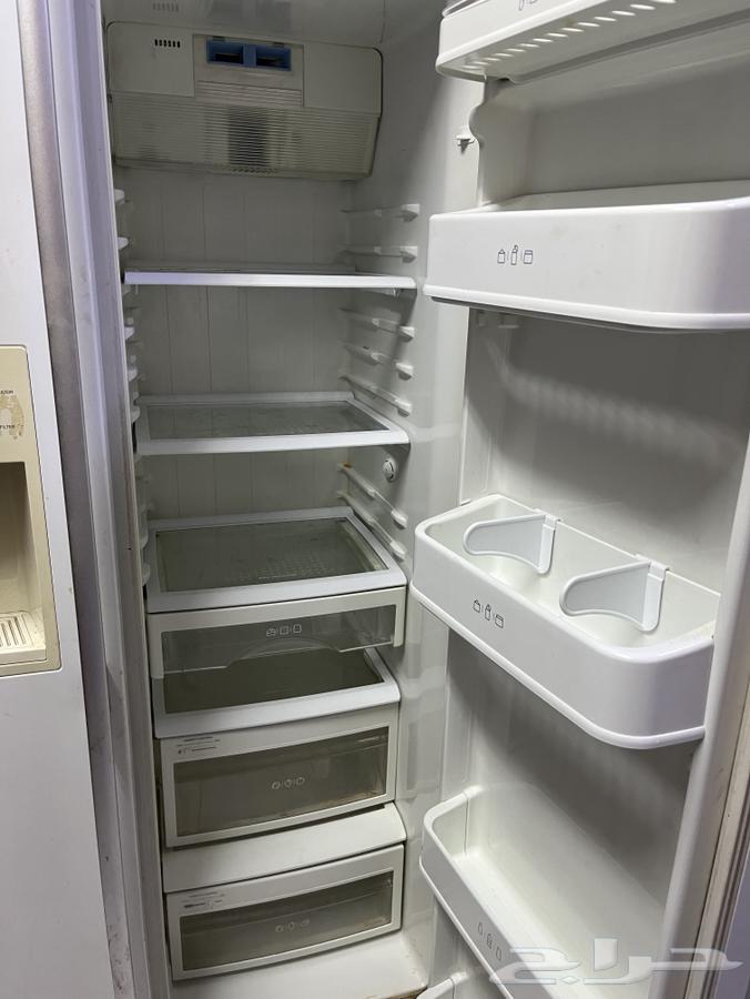 ثلاجة دولابية للبيع بها عيب في الكومبريسور63655713681153113