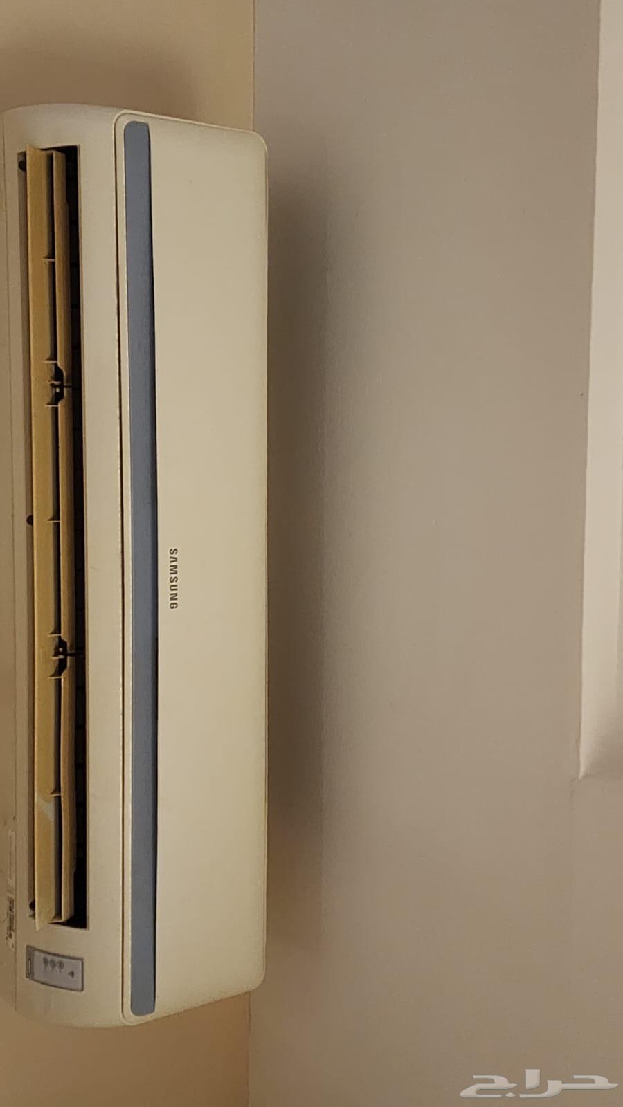 Excellent condition split air conditioner, price 600 SAR, contact63655624449537110