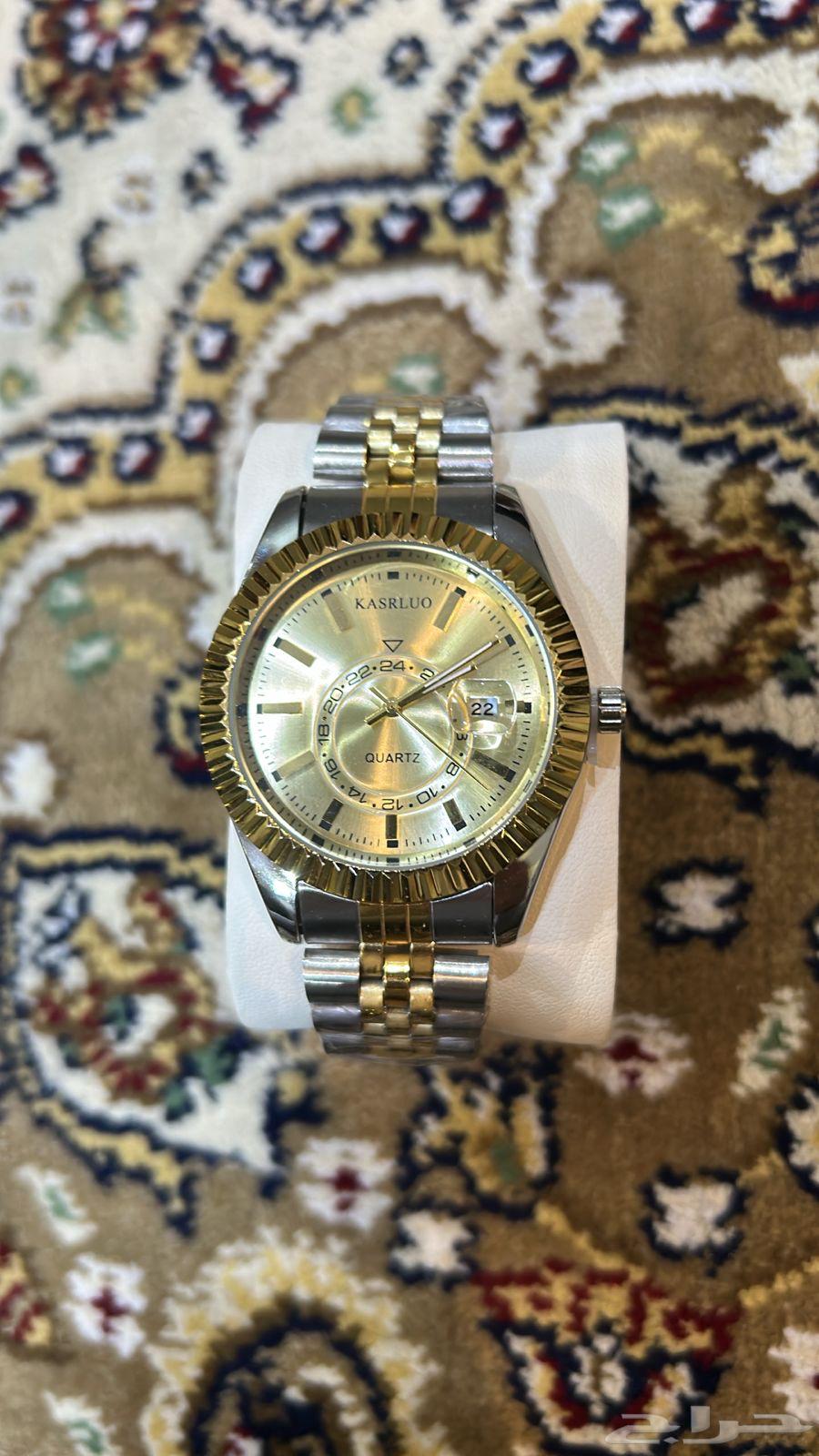 New and unused men's set with watch, cufflinks, and pen63656213343491112