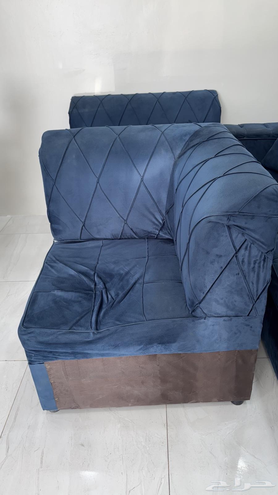 Two sofas for sale and 4 cameras 5 megapixels63667542215810110