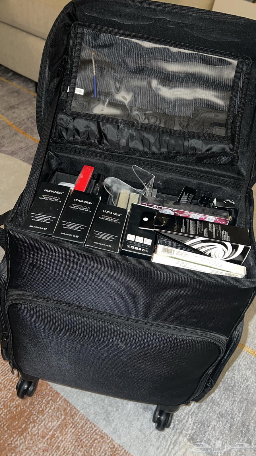 شنطة مكياج بمستلزماتها للبيع للعرايس او ميك اب ارتيست63667546351875111