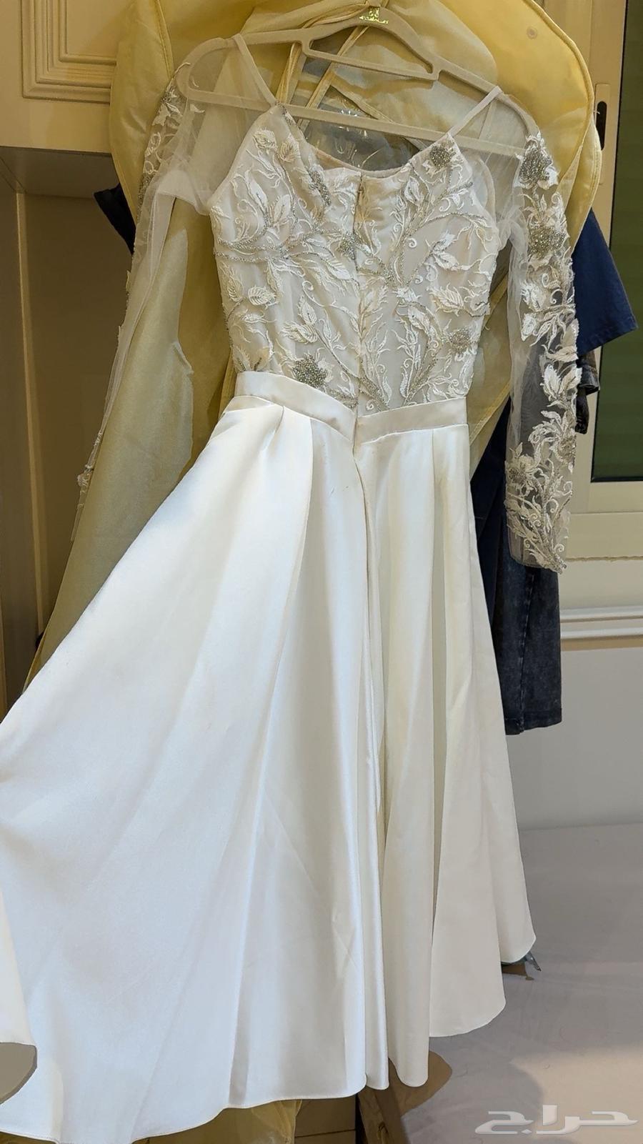 Size S designed by Eman Al-Sahim, purchase price 5 thousand63667694009731111