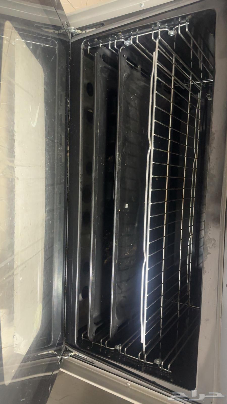 Oven in good condition, but the middle eye doesn't hold, closes on the summer63667795380738112