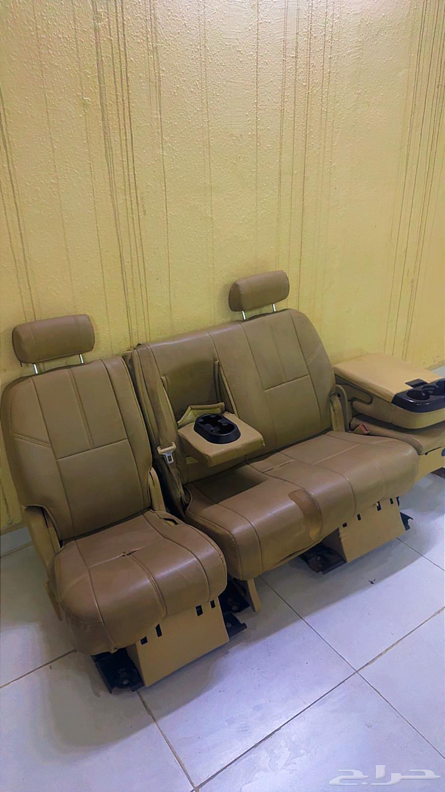 2014 Tahoe rear seats with front armrest for LT in excellent condition63715075542913110