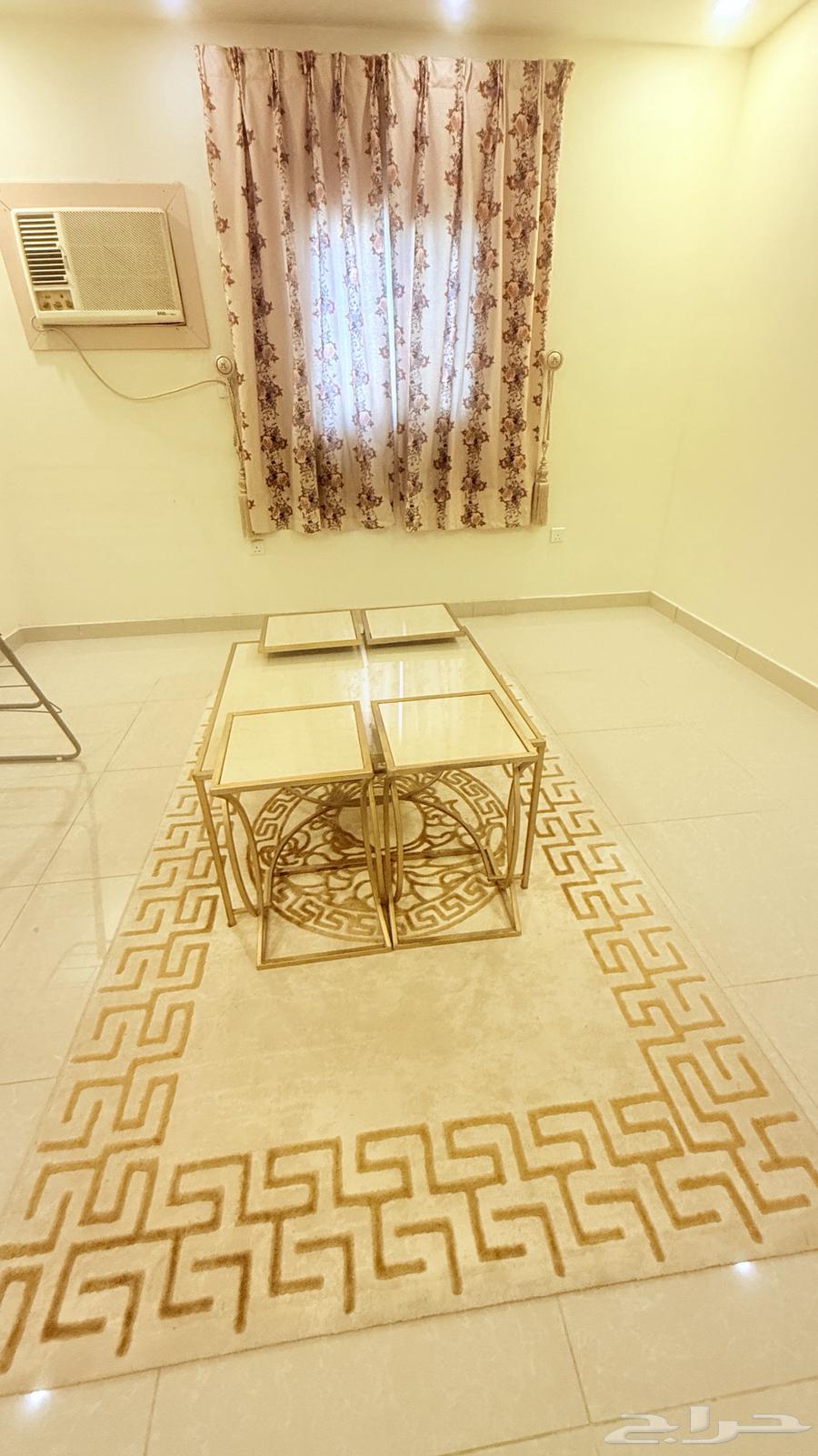 Table for sale with Versace cover63667691554691111