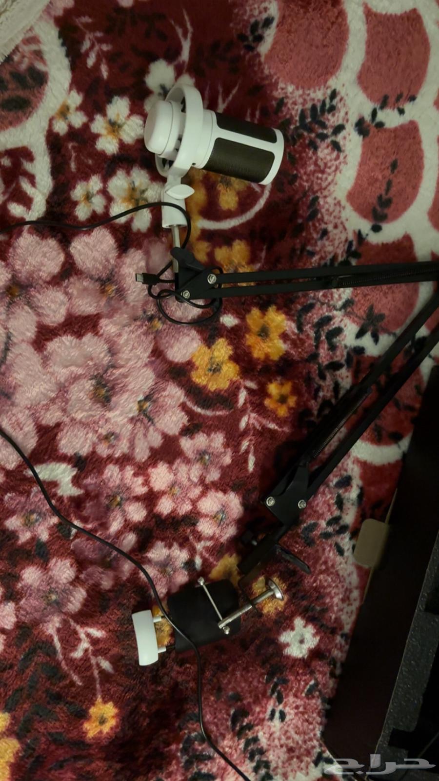 External mic with its cartoon and instruction manual63713010652291112