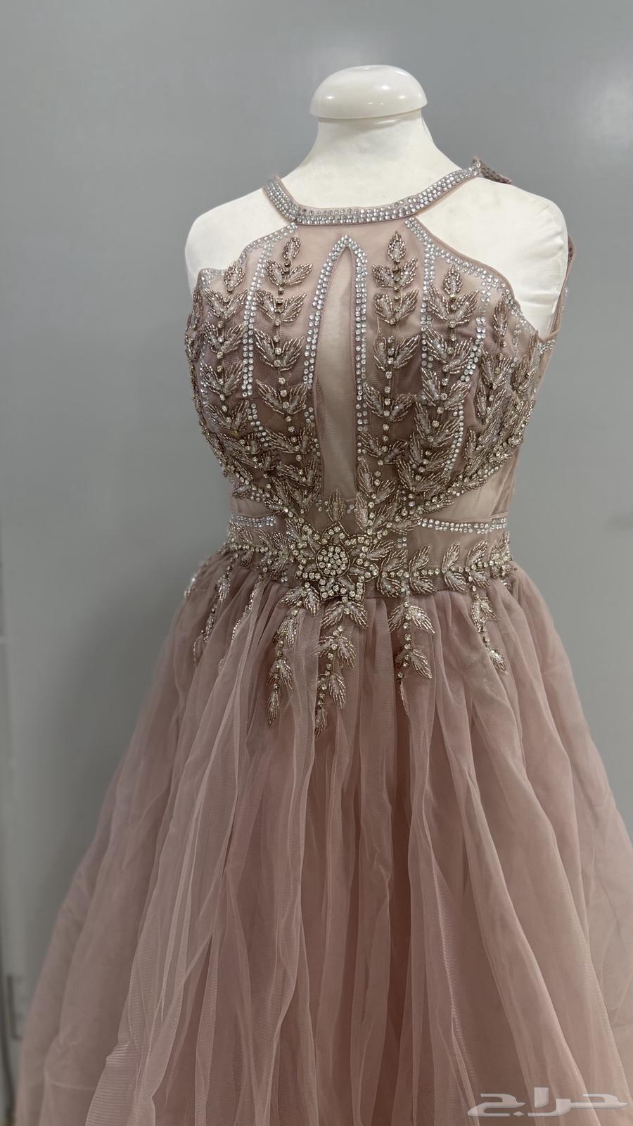 Elegant evening dress worn for only 3 hours63667803660545111